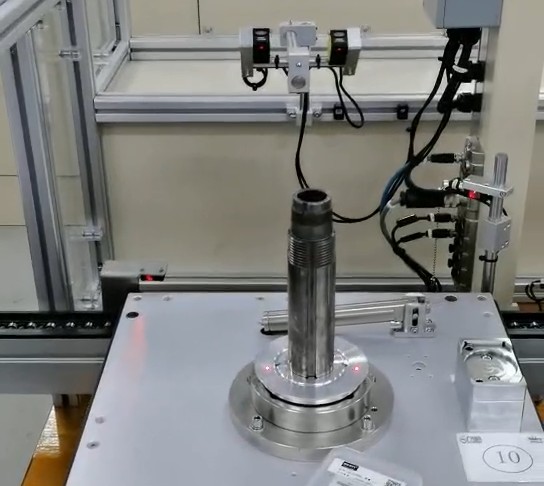 激光位移LC-S400MP檢測法蘭(lan)放在軸的定位高度